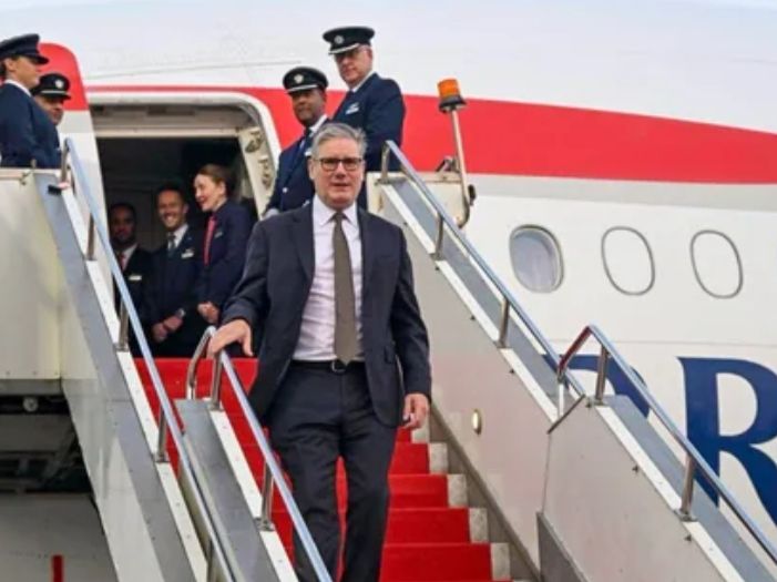 Starmer Arrives in South Africa for G20 Summit Without Trump