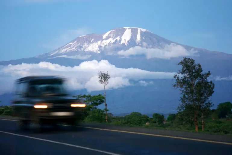 Five Die in Helicopter Crash on Mount Kilimanjaro During Medical Rescue Mission
