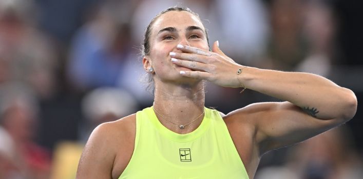 Sabalenka Dominates Brisbane as Billie Jean King Legacy Echoes in Modern “Battle of the Sexes” Moment