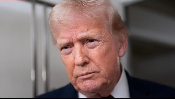 Trump Hits Trade Partners of Iran with 25% Tariff Increase amid Rising Unrest