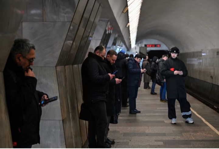 Russia Blocks WhatsApp in Wider Social Media Clampdown