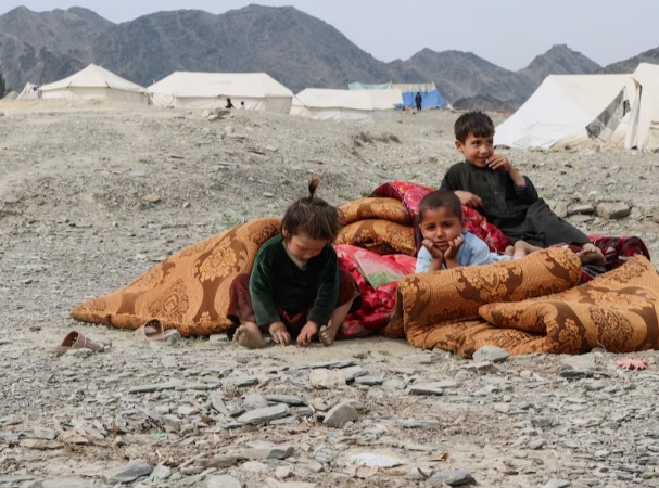 Pakistan–Afghanistan Border Fighting Displaces Over 100,000, UN Reports