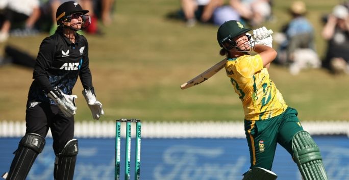 Kayla Reyneke Shines Late as South Africa Women Post Fighting Total Against New Zealand in T20 Clash