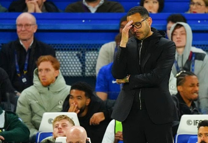 Chelsea Crisis Deepens as Fans Turn on Rosenior After Man United Defeat